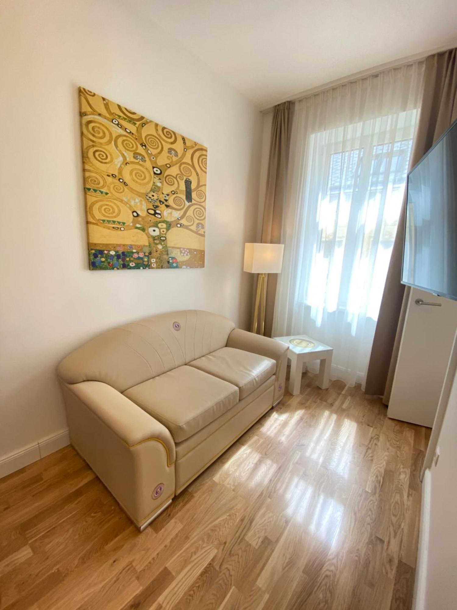 Steiner Residences Vienna Nestroyplatz Стая снимка